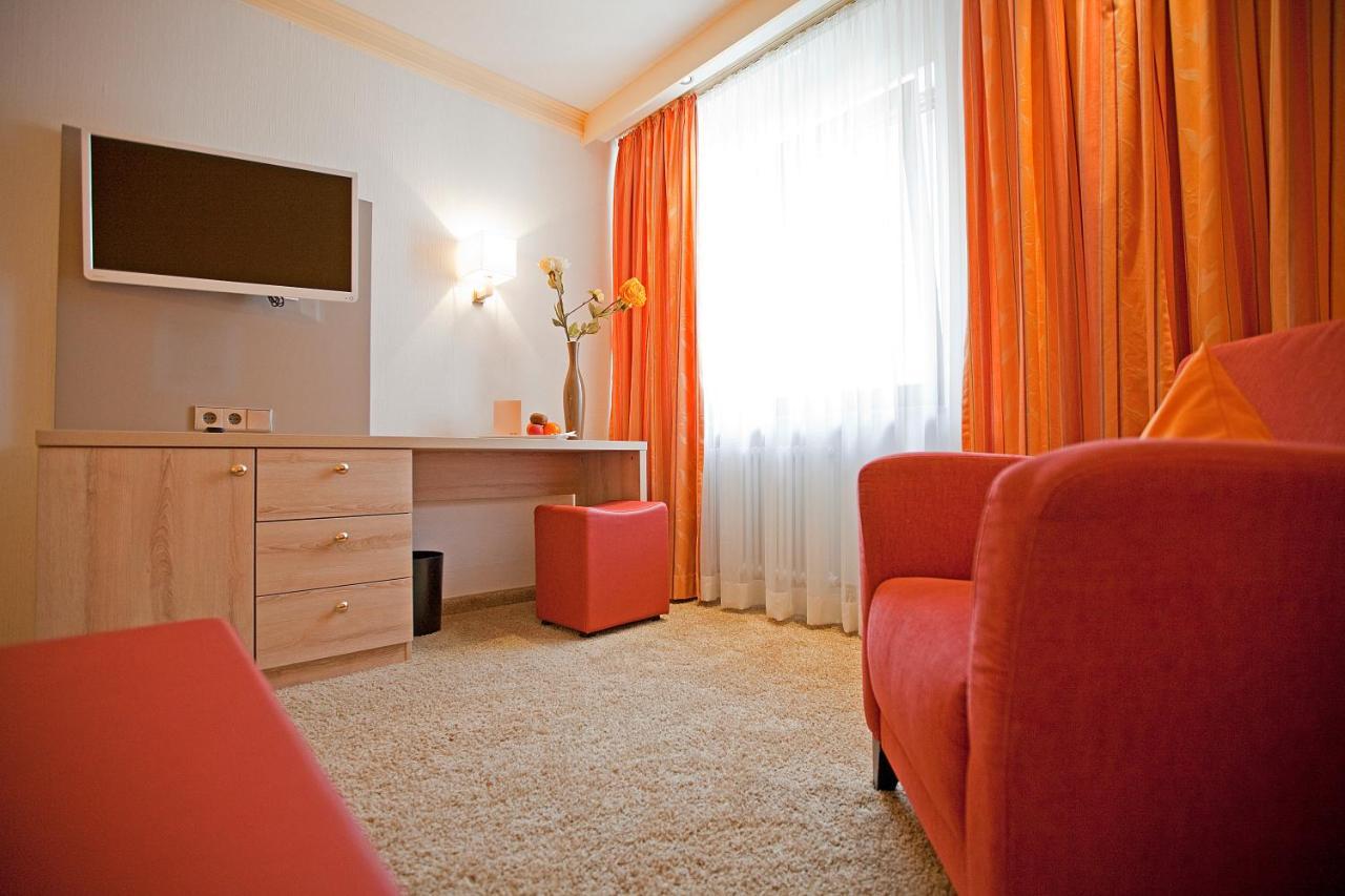 Hotel Krone Ohg Gerlingen Exterior photo